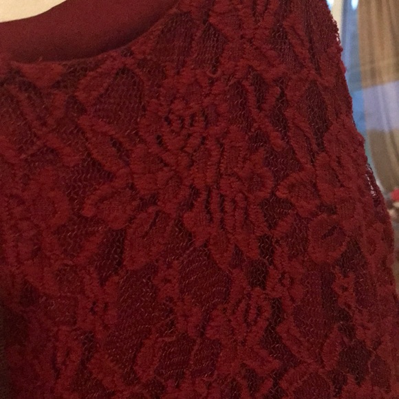 Women’s Plus sized Red Lace Dress - Picture 4 of 4